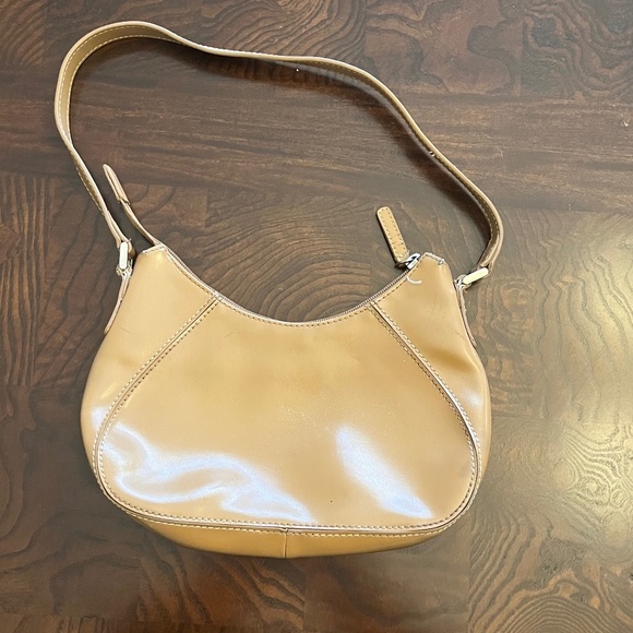 Liz Claiborne Women’s Tan Small Shoulder Purse - Some Signs of Wear - Picture 1 of 11